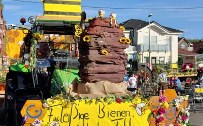 „Fleißige Bienen, bunte Felder, reiche Ernte!“